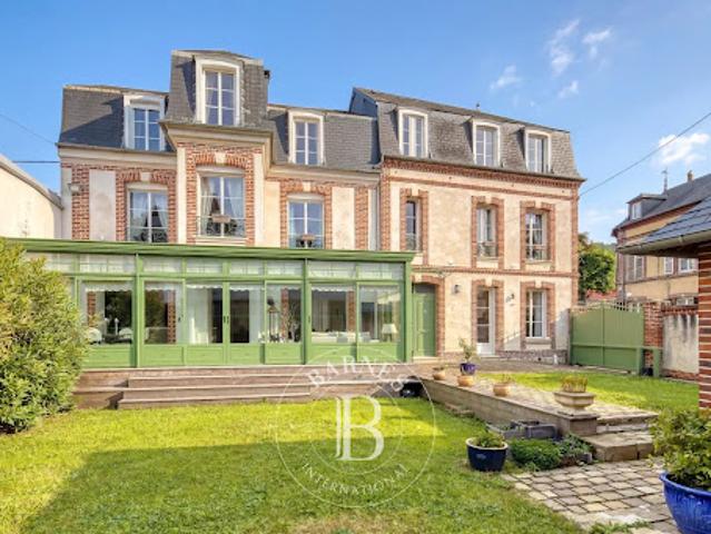 Maison avec jardin et terrasse