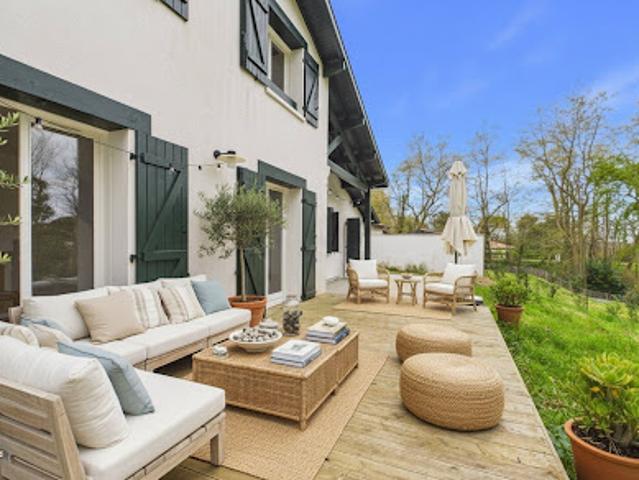 Maison avec jardin et terrasse