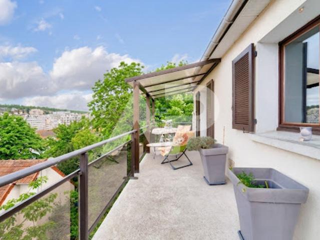 Maison avec jardin et terrasse