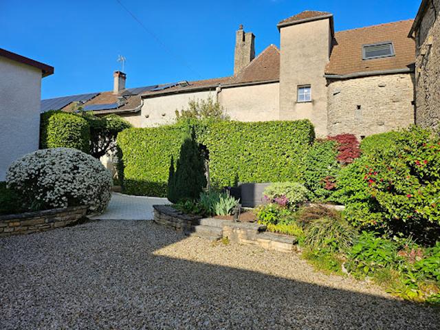 Maison avec jardin et terrasse