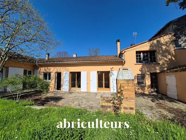 Maison avec jardin et terrasse