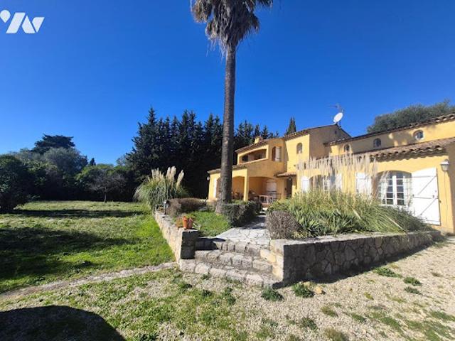 Maison avec jardin et terrasse