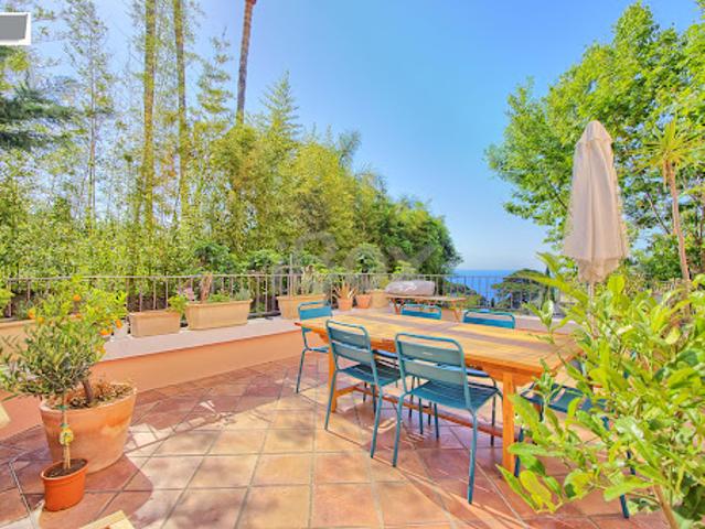 Maison avec jardin et terrasse