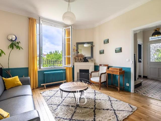 Maison avec jardin et terrasse