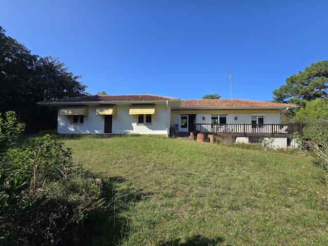 Maison avec jardin et terrasse