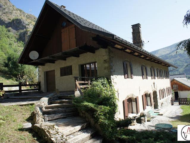 Maison avec jardin et terrasse