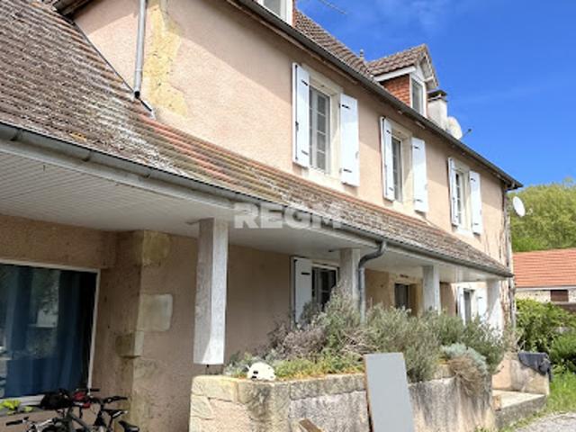 Maison avec jardin et terrasse