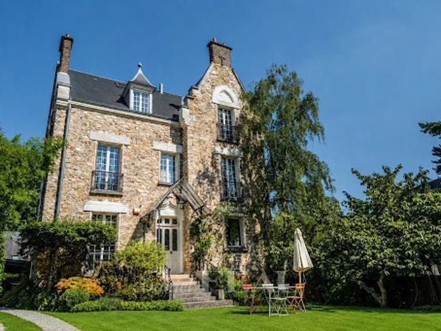 Maison avec jardin et terrasse