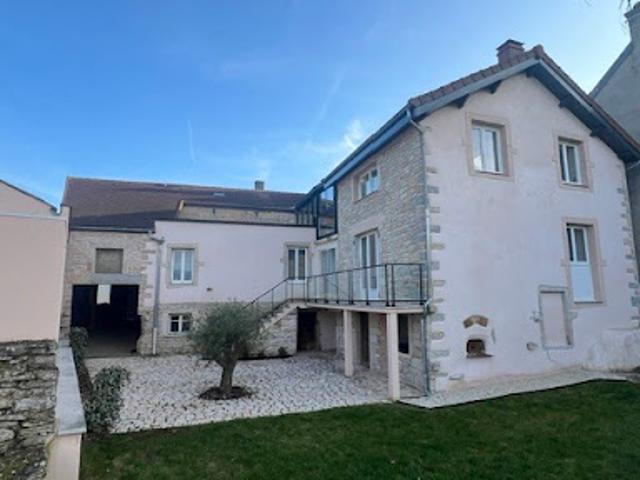 Maison avec jardin et terrasse