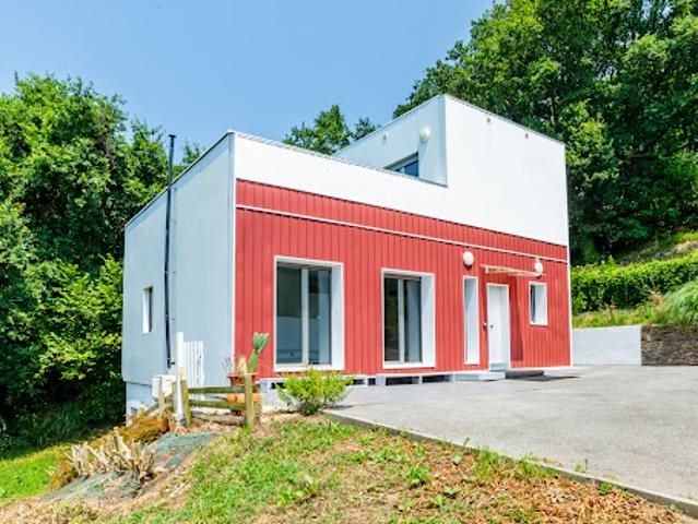 Maison avec jardin et terrasse