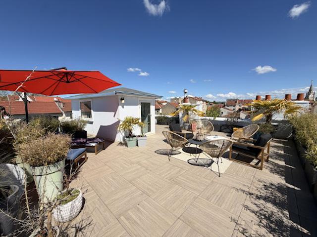 Maison avec jardin et terrasse