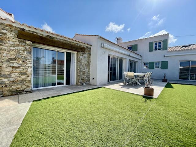 Maison avec jardin et terrasse