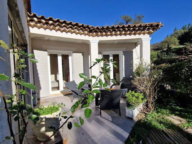 Maison avec jardin et terrasse
