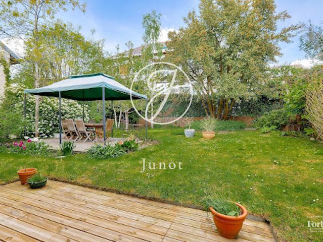 Maison avec jardin et terrasse