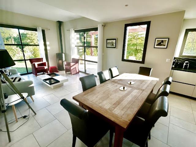 Maison avec jardin et terrasse