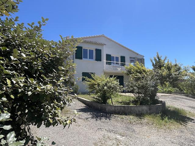 Maison avec jardin et terrasse