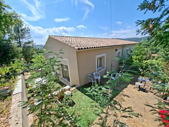 Maison avec jardin et terrasse