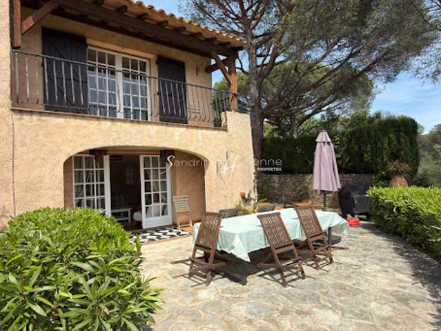 Maison avec jardin et terrasse