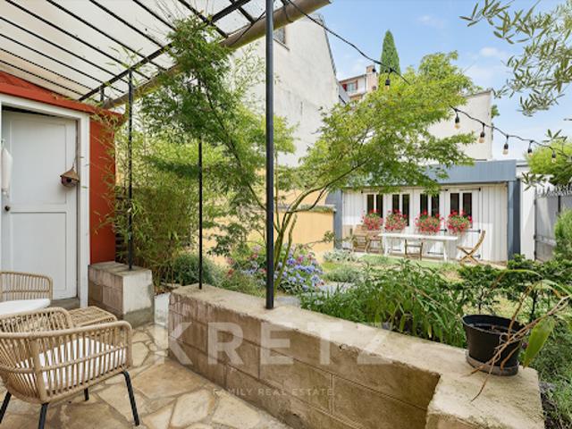 Maison contemporaine avec jardin et terrasse