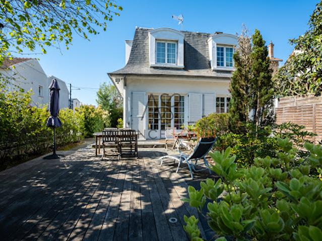 Maison avec jardin et terrasse