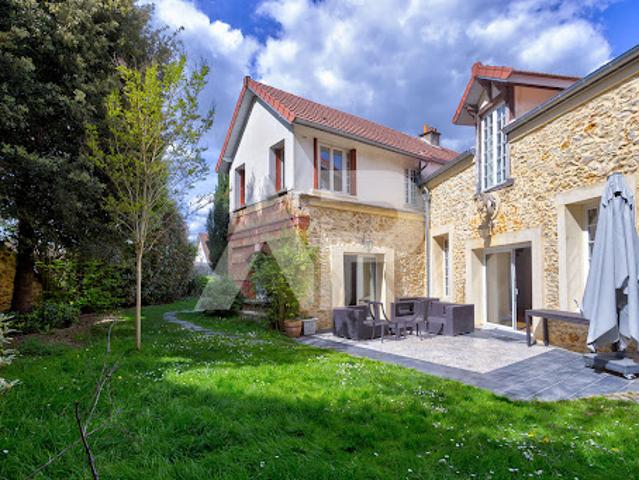 Maison avec jardin et terrasse