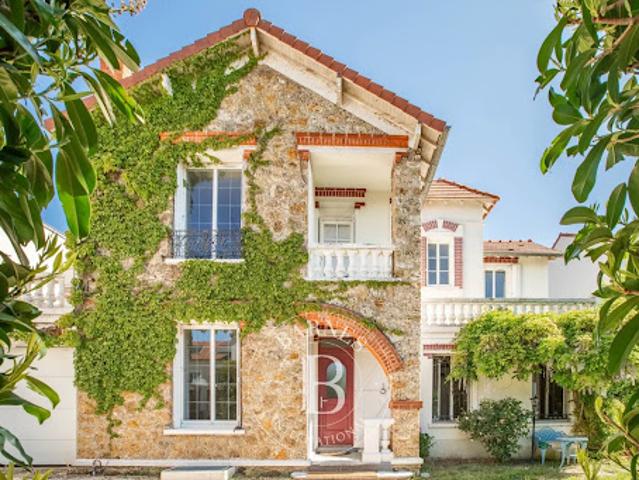 Maison avec jardin et terrasse