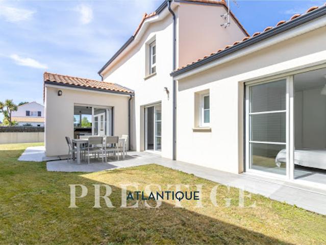 Maison avec jardin et terrasse