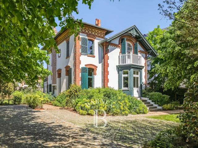 Maison avec jardin et terrasse