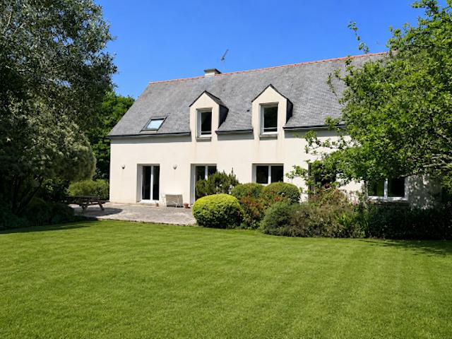 Maison avec jardin et terrasse