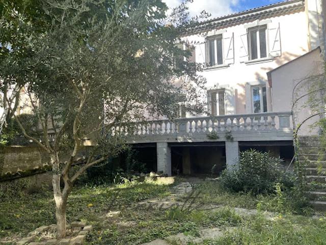 Maison avec jardin et terrasse