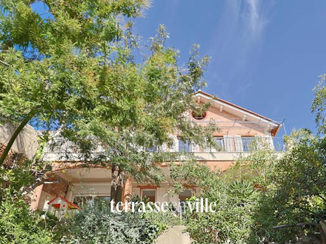 Maison avec jardin et terrasse