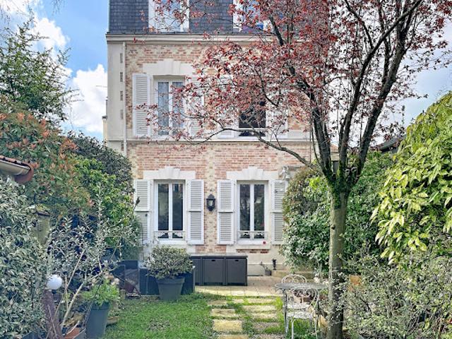 Maison avec jardin et terrasse