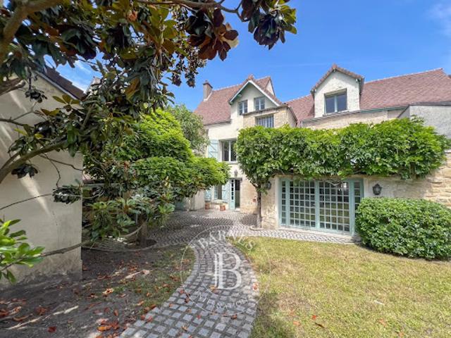 Maison avec jardin et terrasse