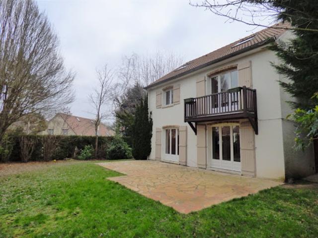 Maison avec jardin et terrasse