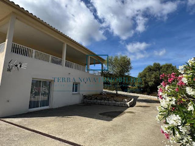 Maison avec jardin et terrasse