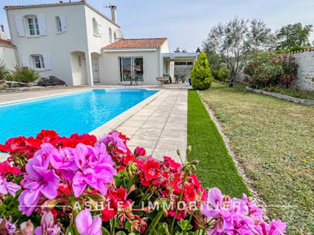 Maison avec jardin et terrasse
