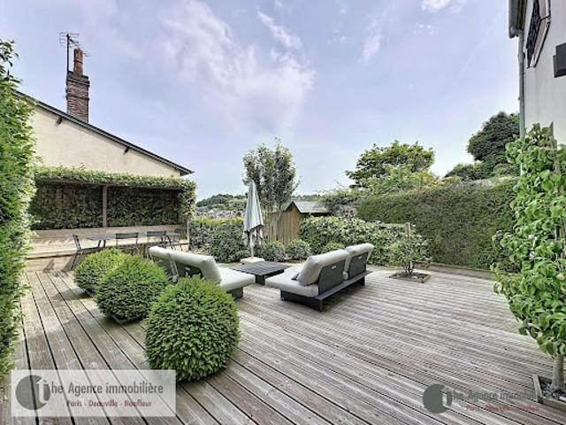 Maison avec jardin et terrasse
