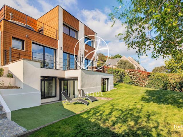Maison avec jardin et terrasse