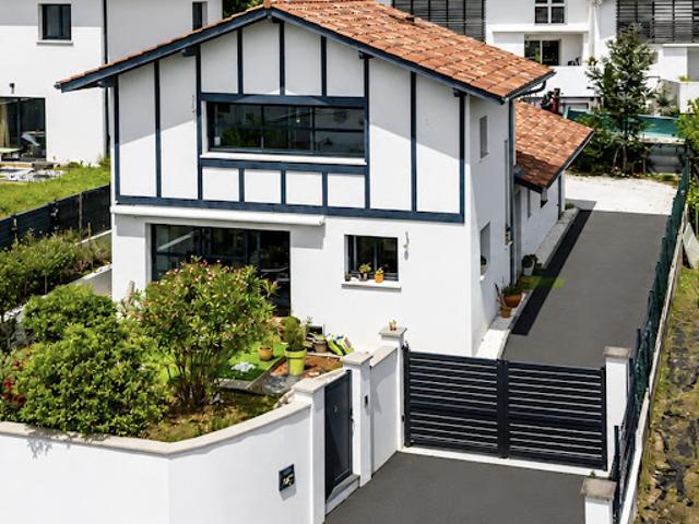 Maison avec jardin et terrasse