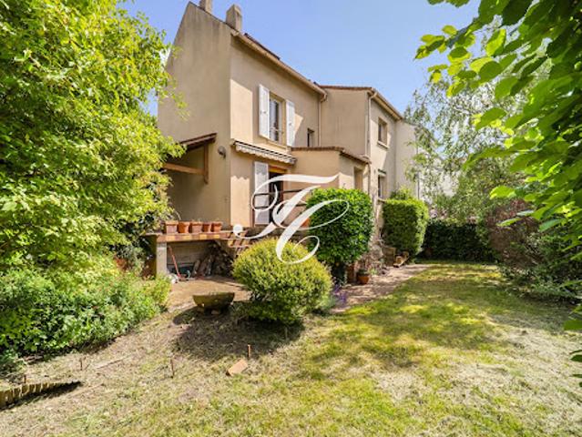 Maison avec jardin et terrasse