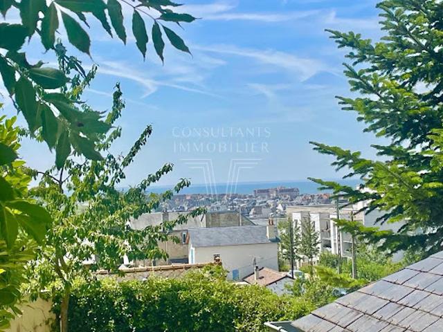 Maison avec jardin et terrasse