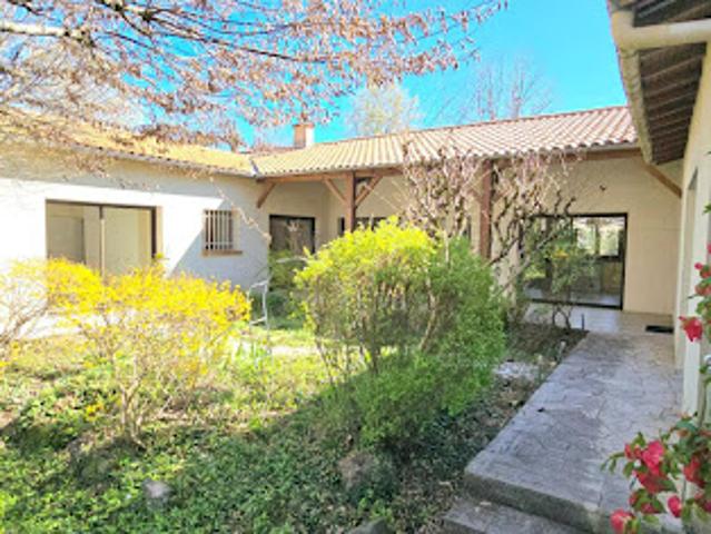 Maison avec jardin et terrasse