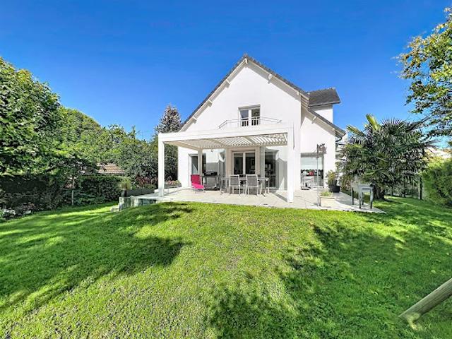 Maison avec jardin et terrasse