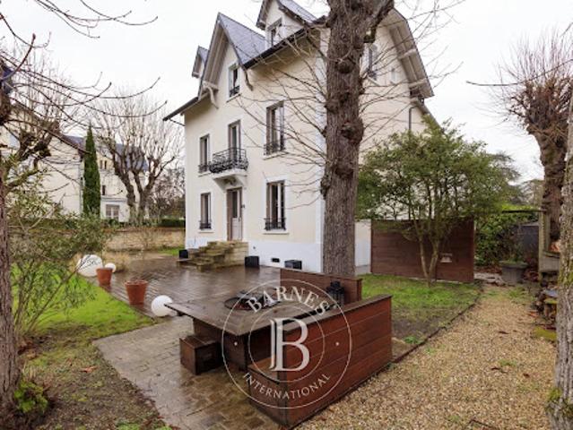 Maison avec jardin et terrasse