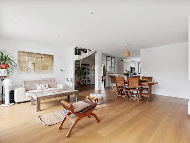 Maison avec jardin et terrasse