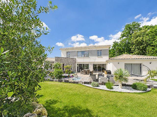 Maison avec jardin et terrasse