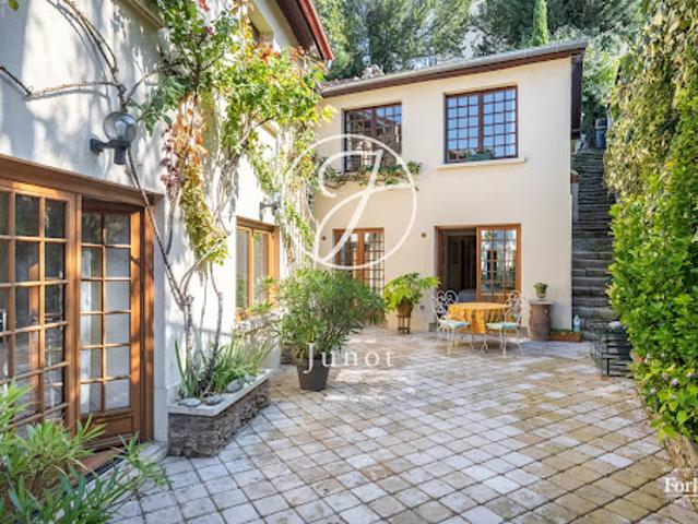 Maison avec jardin et terrasse