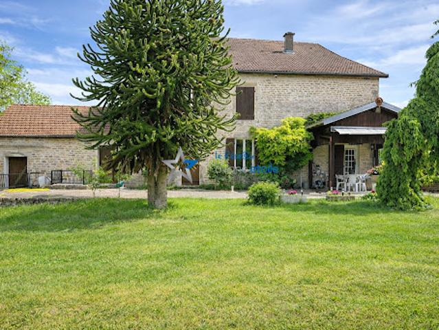 Maison avec jardin et terrasse