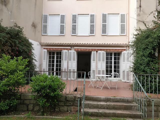 Maison avec terrasse