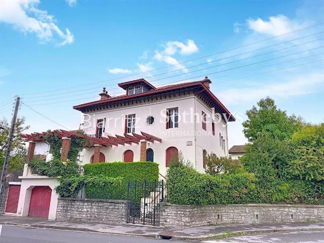 Maison avec jardin et terrasse
